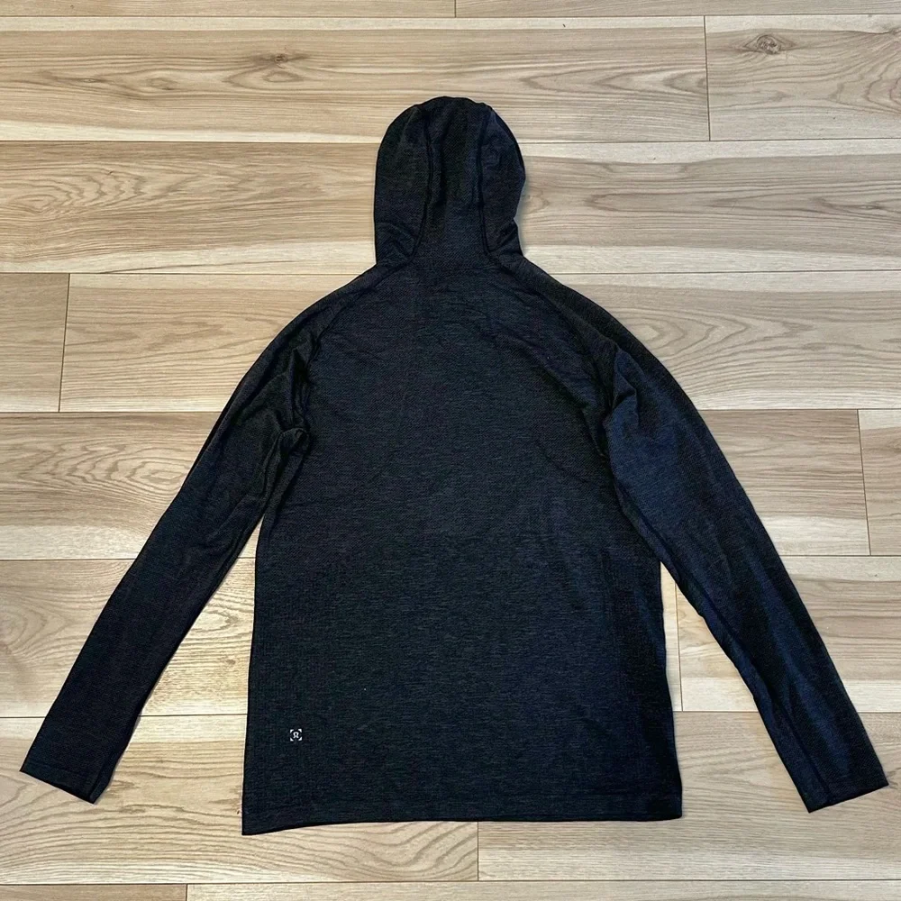 LIKE NEW Lululemon Men’s Metal Vent Hoodie 2.0_2